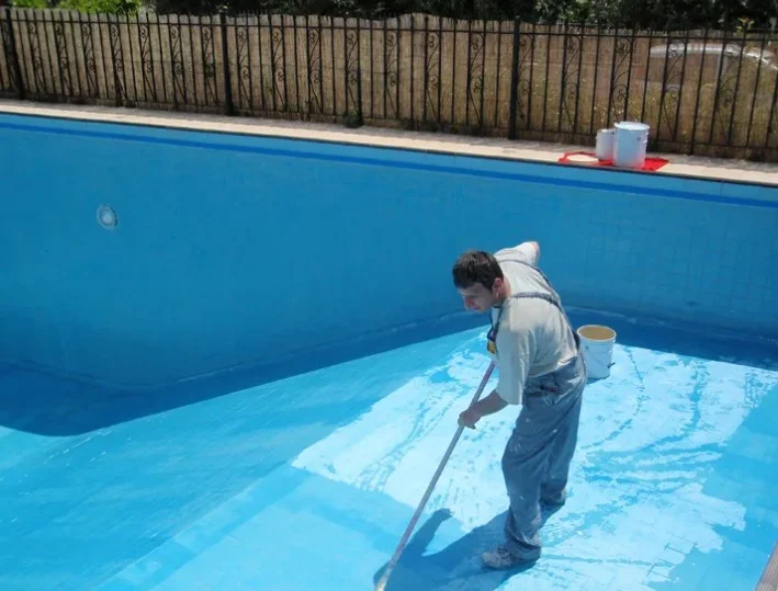 تنظيف وتعقيم المسابح بالرياض